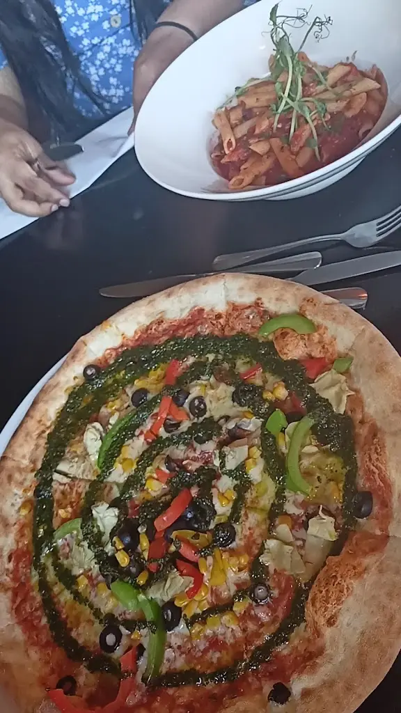 Bochelli_Charlesland_slider_image_2