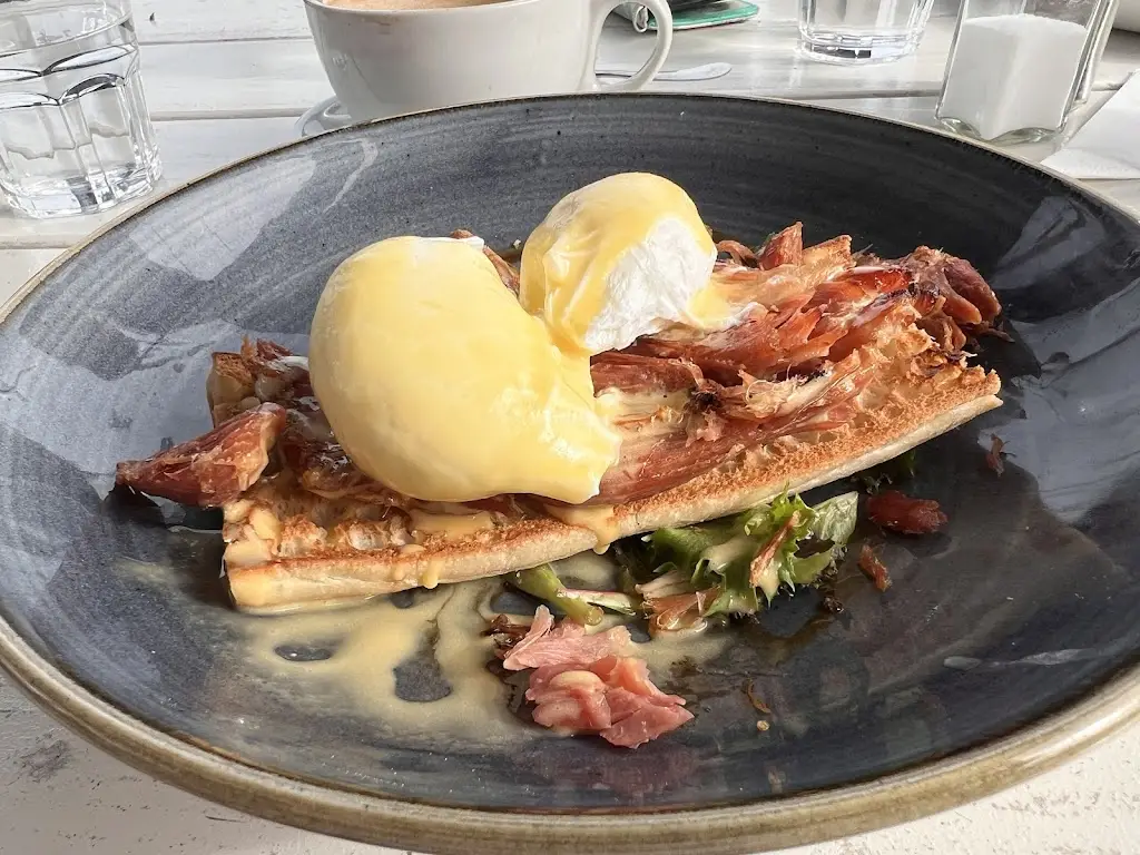 Jessica Marsh_Dockyard No.8_Bray_review