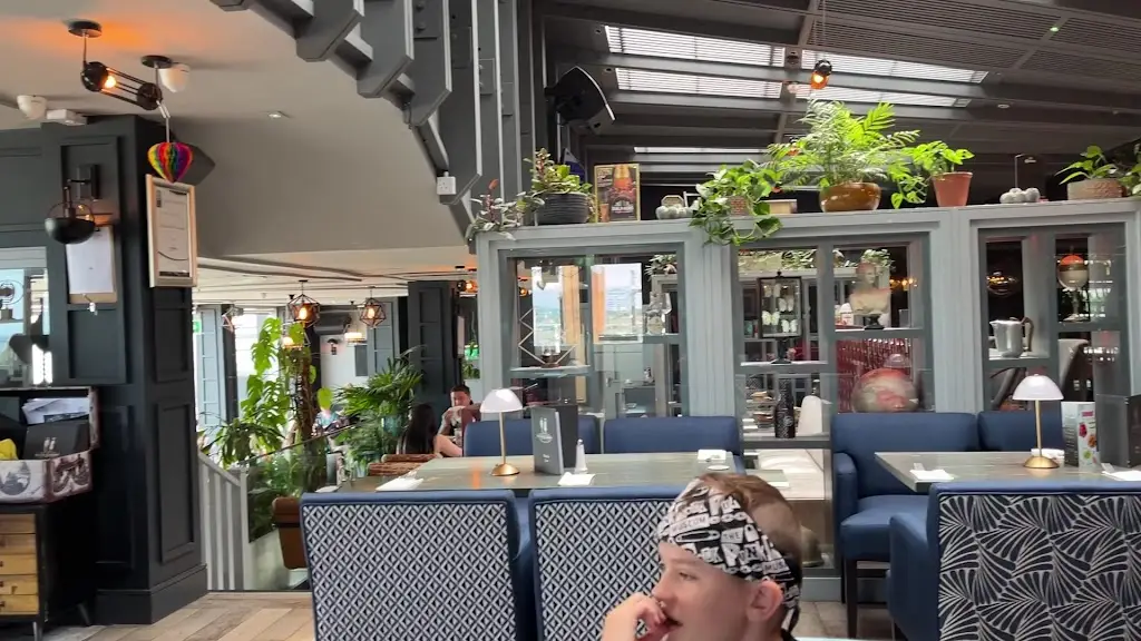 Andrew Coniglio_Butler & Barry_Bray_review