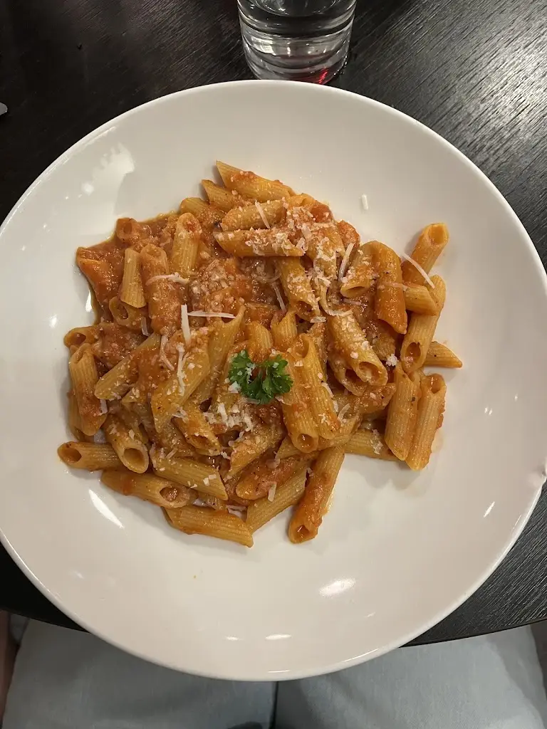 Becca Varju_La Piazza Restaurant_Bray_recensione