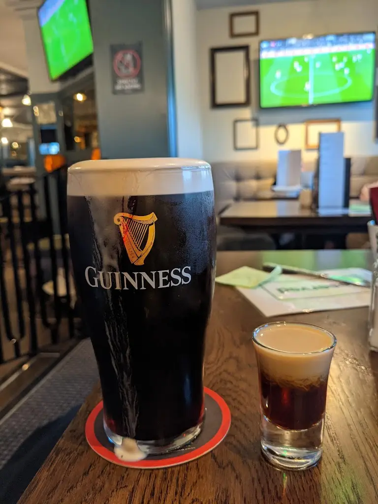 Menu_Mc's & Harvey_Bray_image_5