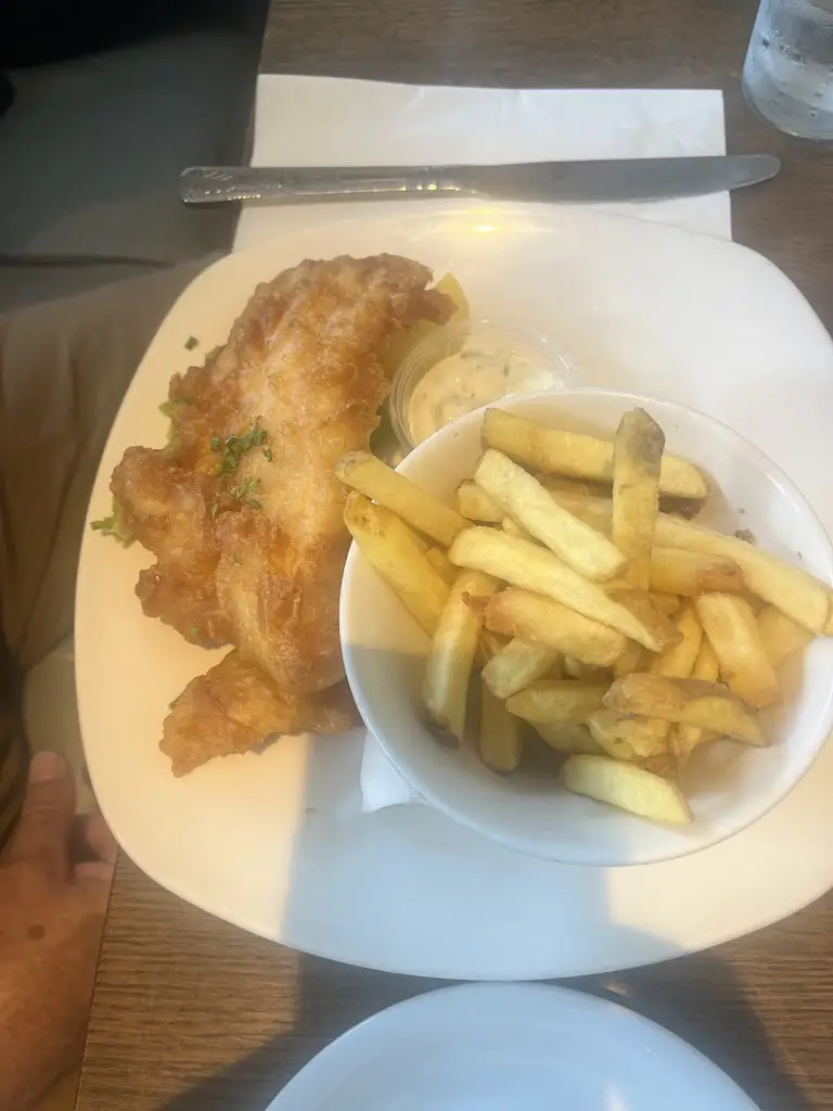 Marilee Daugherity_Mc's & Harvey_Bray_review