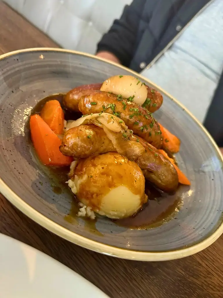 Kate Liska_Mc's & Harvey_Bray_review