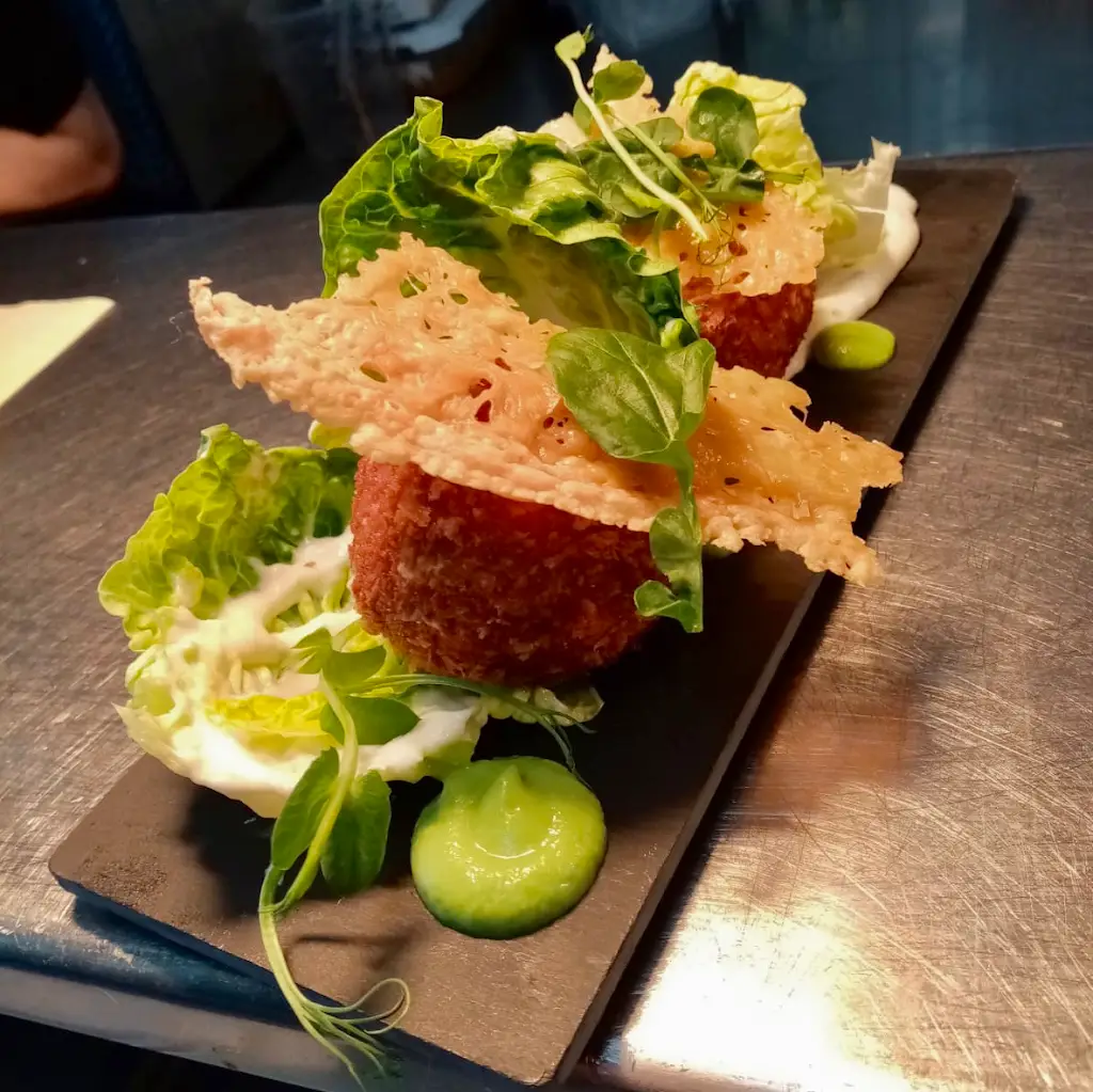 Mc's & Harvey_Bray_slider_image_2