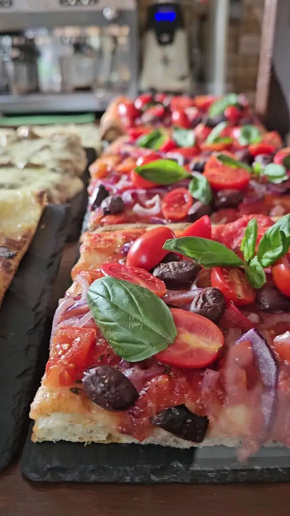 I GUFI CAFE_Bray_slider_image_2