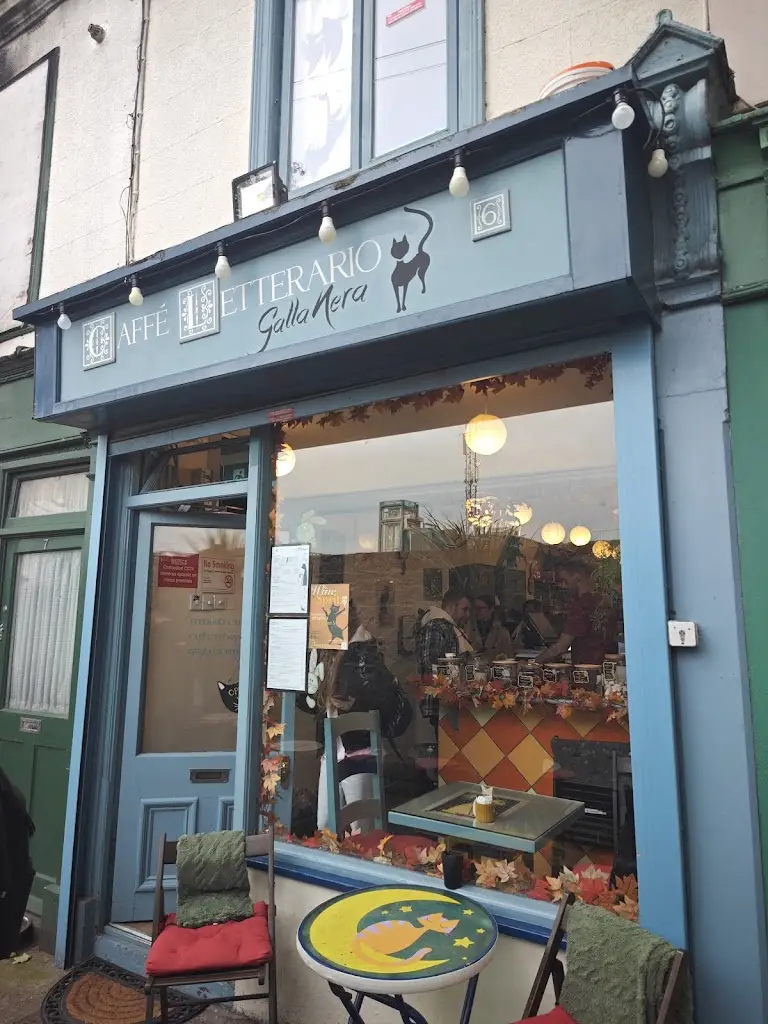 Caffe Letterario GattaNera_Bray_slider_image_2