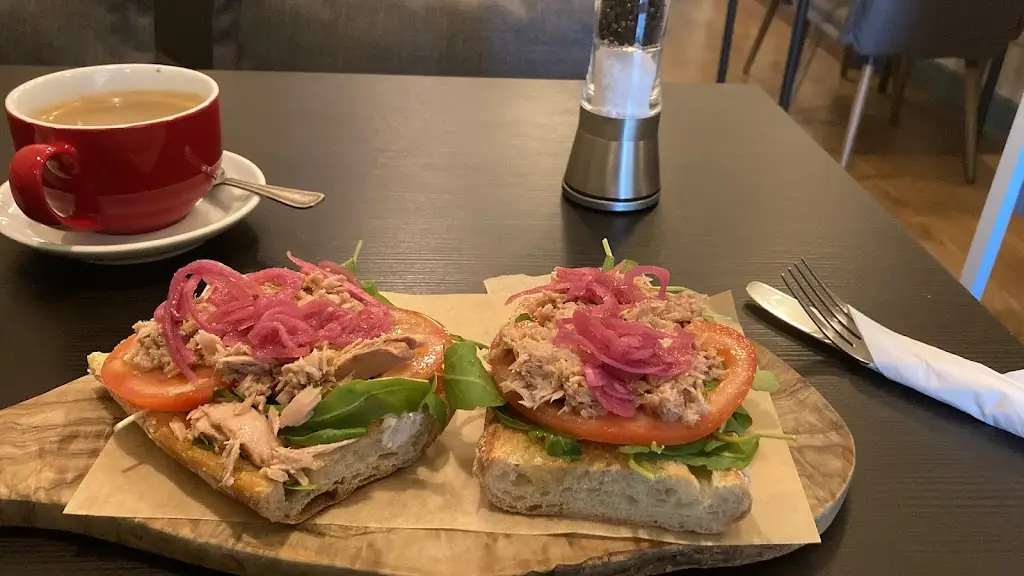 Caffe Letterario GattaNera_Bray_slider_image_3