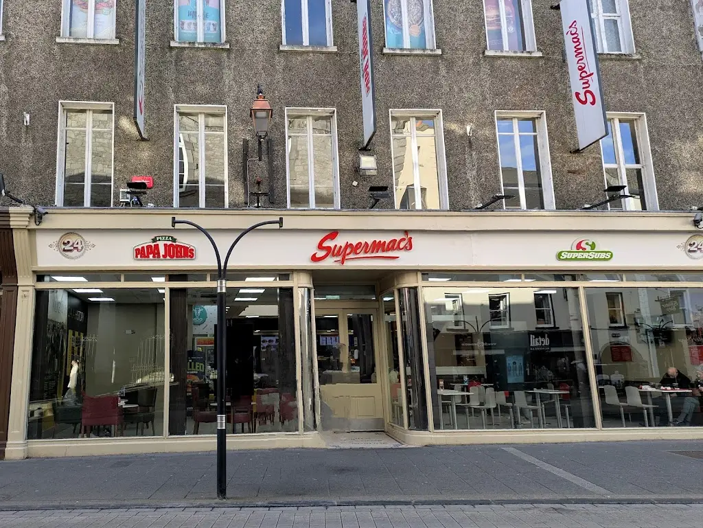 Supermac's & Papa John's Kilkenny High Street restaurant in Castlecomer