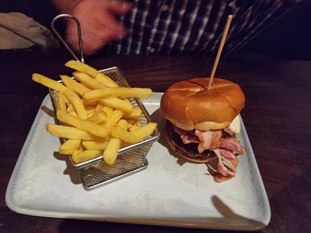 Claire Naughton_The Pins_Bearna_review