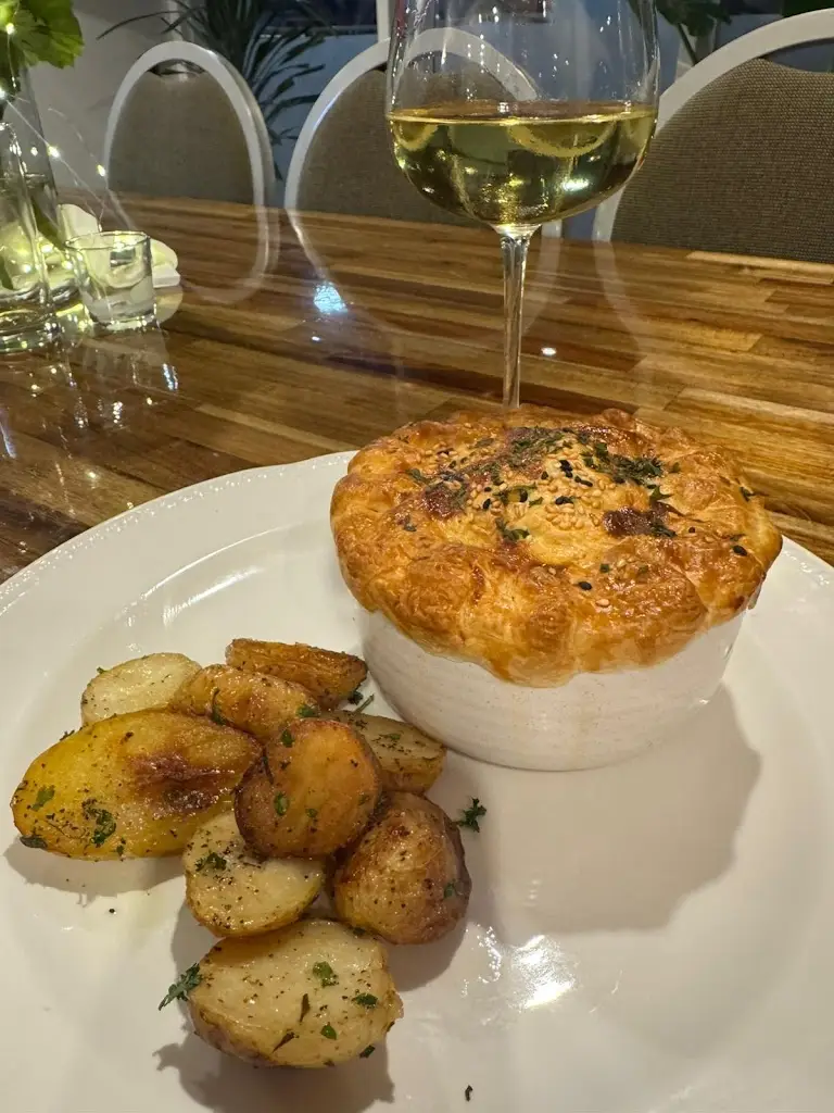 O'Gradys on the Pier_Bearna_slider_image_2