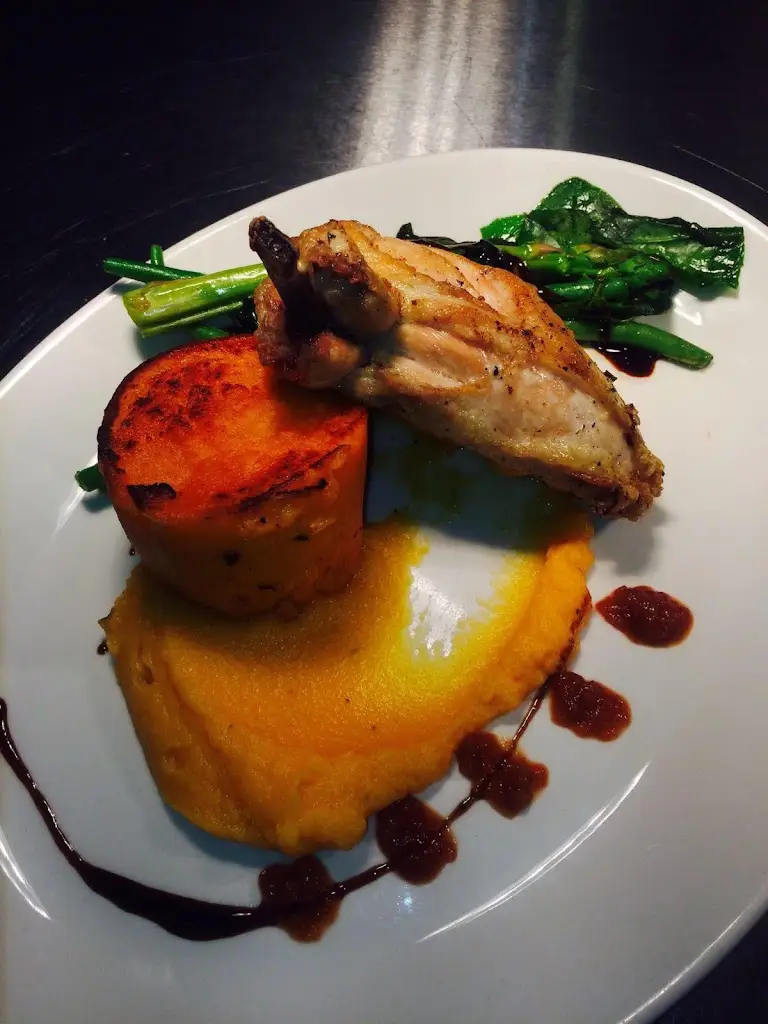 Mode Tapas & Grill_Clane_slider_image_2