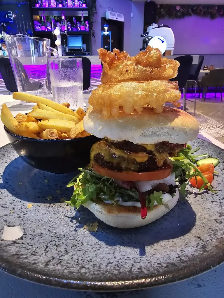 Breeze Bar & Grill_Clane_slider_image_3