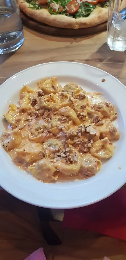 Robert Sullivan_Enzo’s Pizza Pasta & Gelato_Clane_review