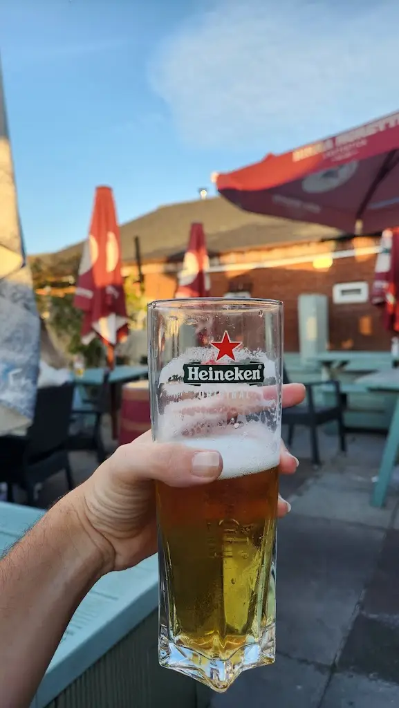 Roberto_THE TREETOP / STEERING WHEEL BAR & Grill_Clondalkin_Bewertung