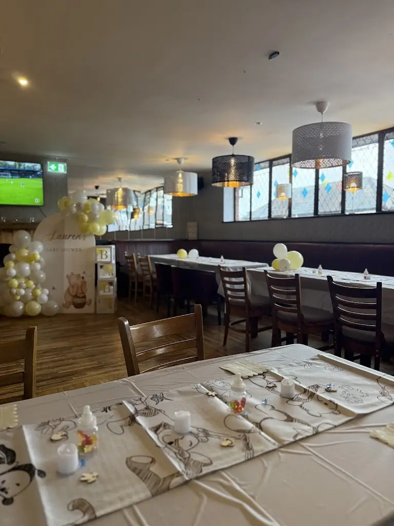 THE TREETOP / STEERING WHEEL BAR & Grill_Clondalkin_slider_image_3