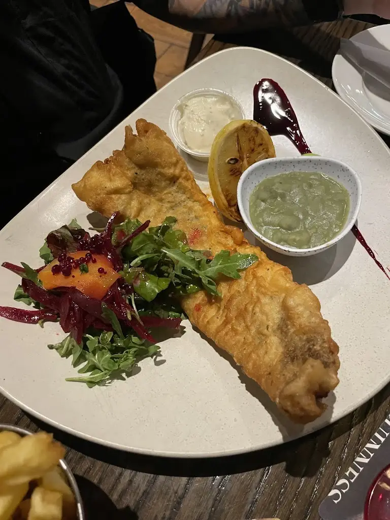 Shannon de Melo_The Waterside_Clondalkin_review