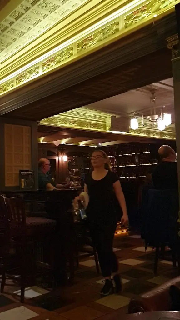 Quinlan's - The Black Lion_Clondalkin_slider_image_2