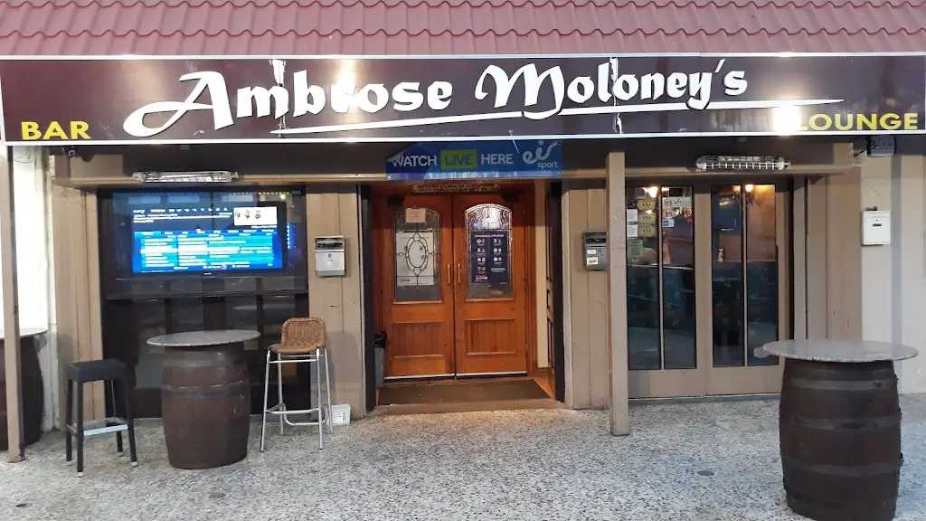 Ambrose Moloneys Public House restaurante en Courtown