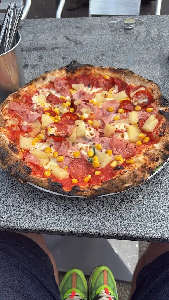 Bella Luna Pizzeria Courtown_Courtown_slider_image_1