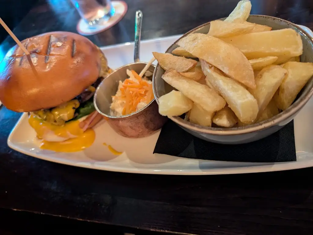 Egidijus Sta_Nannys of Duleek_Duleek_review