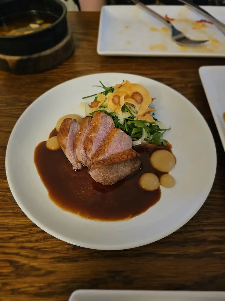 Gavin Heaney_BlackCat - wine - tapas - rooms_Bearna_review