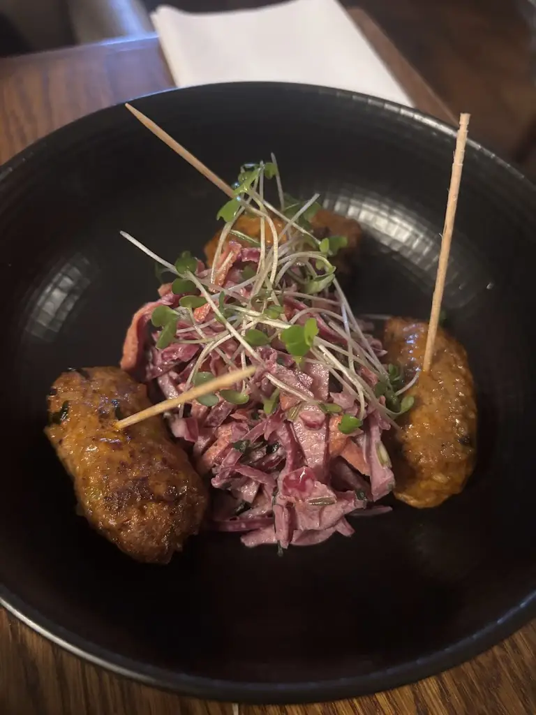 Scott O'Neill_BlackCat - wine - tapas - rooms_Bearna_review