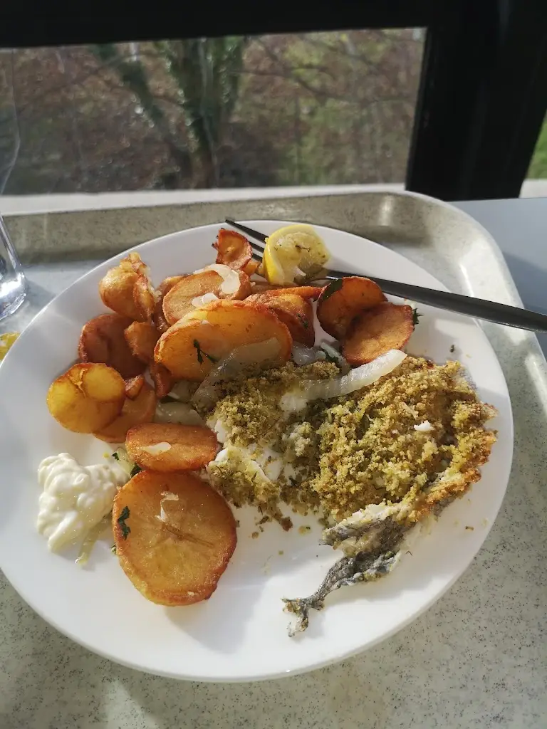 Simeon Vidolov_UCD Main Restaurant (Gather & Gather)_Clonskeagh_avis