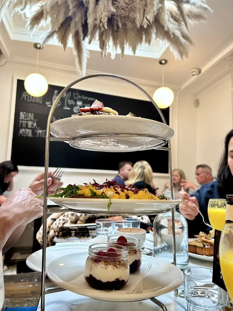 Roberta Ariadne_Póg Clontarf_Dollymount_review