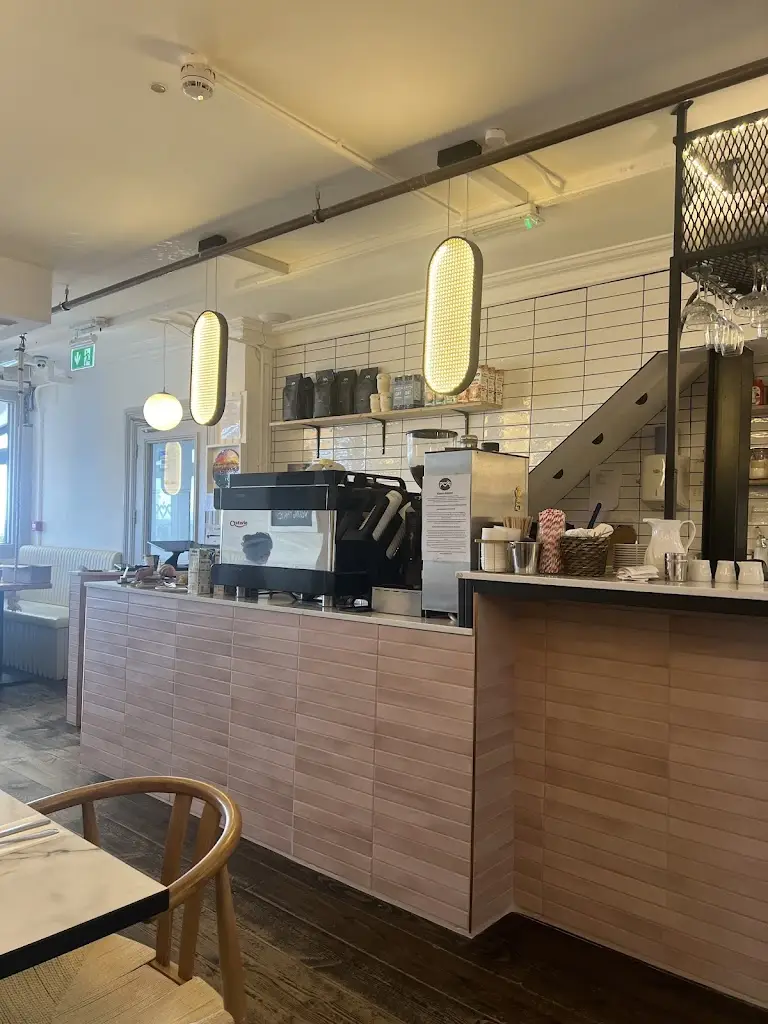 Sameer Ahmad_Póg Clontarf_Dollymount_review