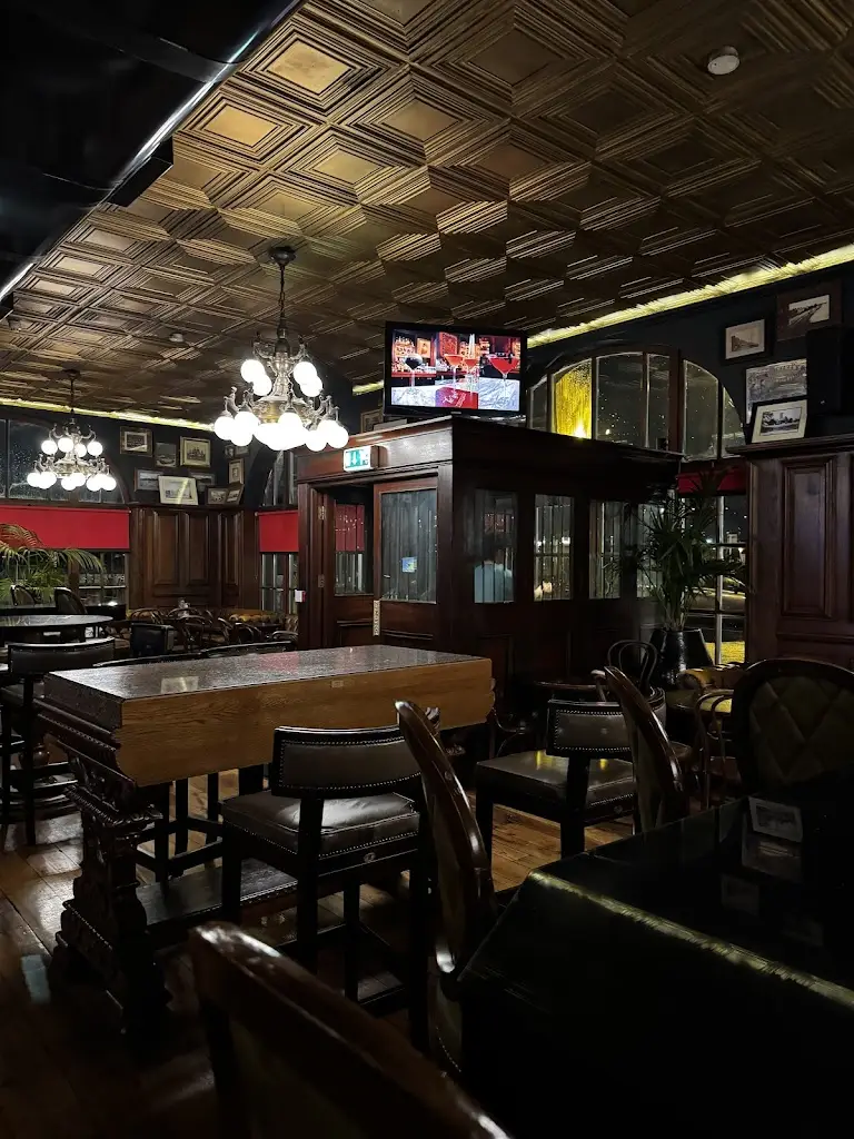 Harsha Venkata Sai Chundru_The Yacht Bar and Restaurant_Dollymount_avis