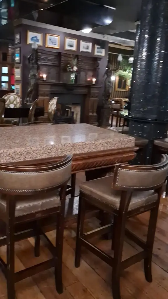 Mr. Shah_The Yacht Bar and Restaurant_Dollymount_avis