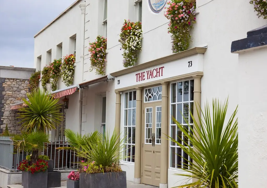 The Yacht Bar and Restaurant_Dollymount_slider_image_1