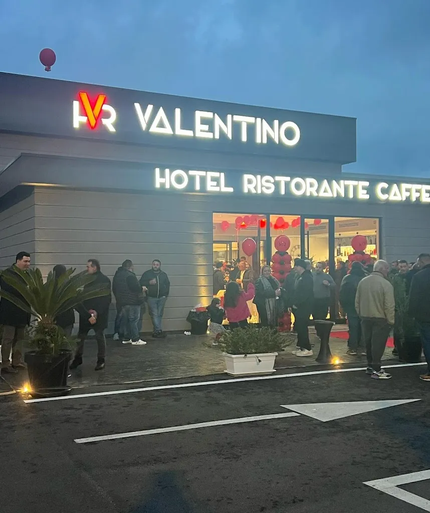 Valentino Hotel Ristorante Caffè_Controguerra_slider_image_1