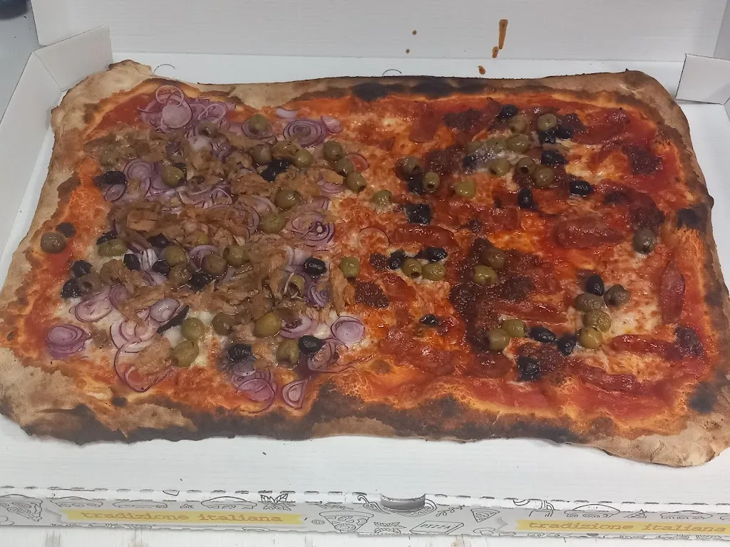 Pizzeria Padre Pio_Cinque Frondi_slider_image_1