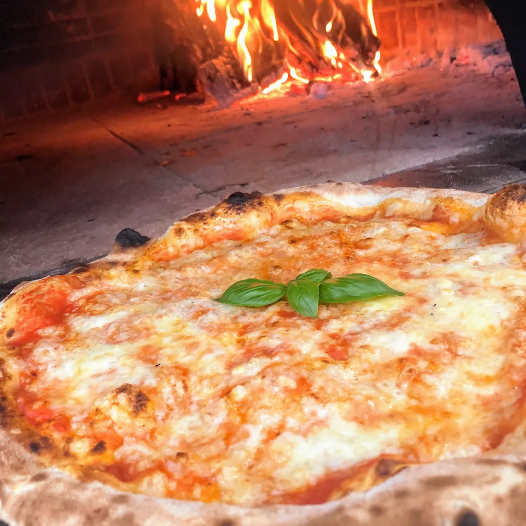 Pizza house di Auddino Antonio restaurant in Cinque Frondi