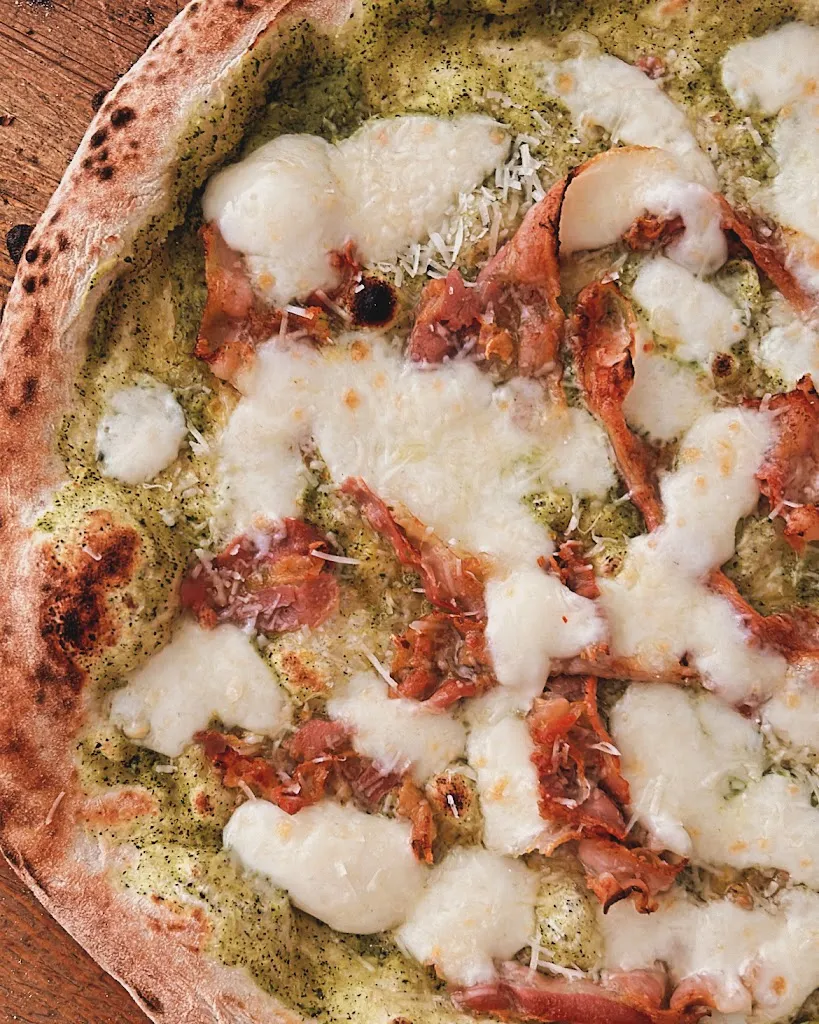 Pizza house di Auddino Antonio_Cinque Frondi_slider_image_3