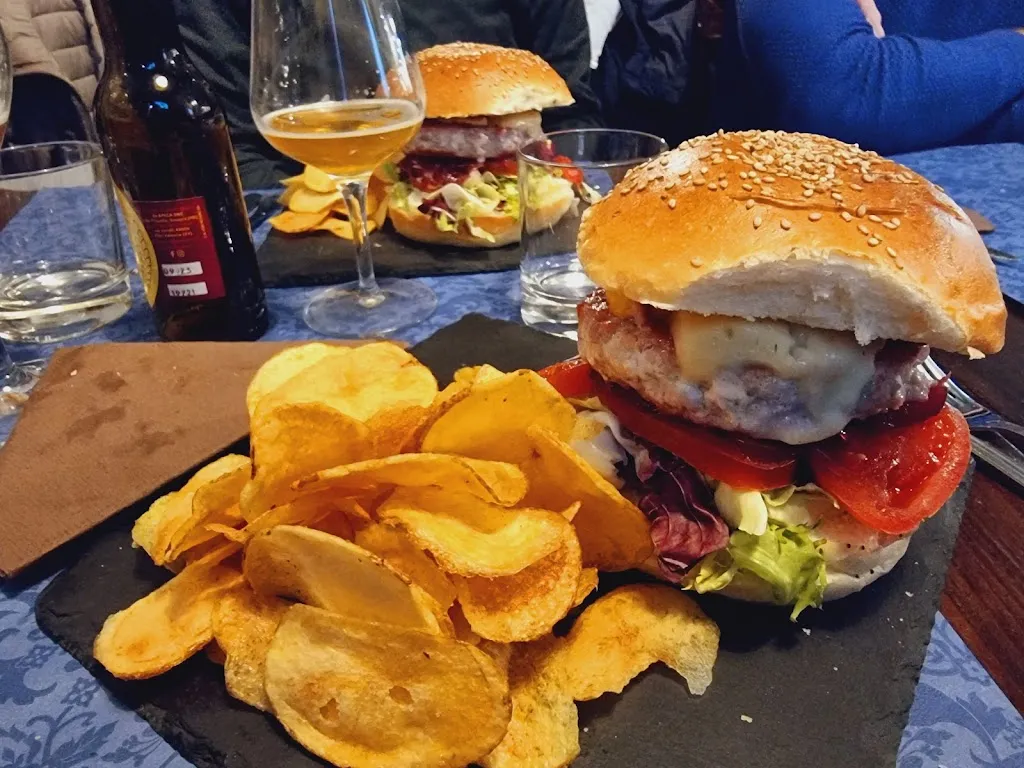 Magaribø restaurant in Cinque Frondi