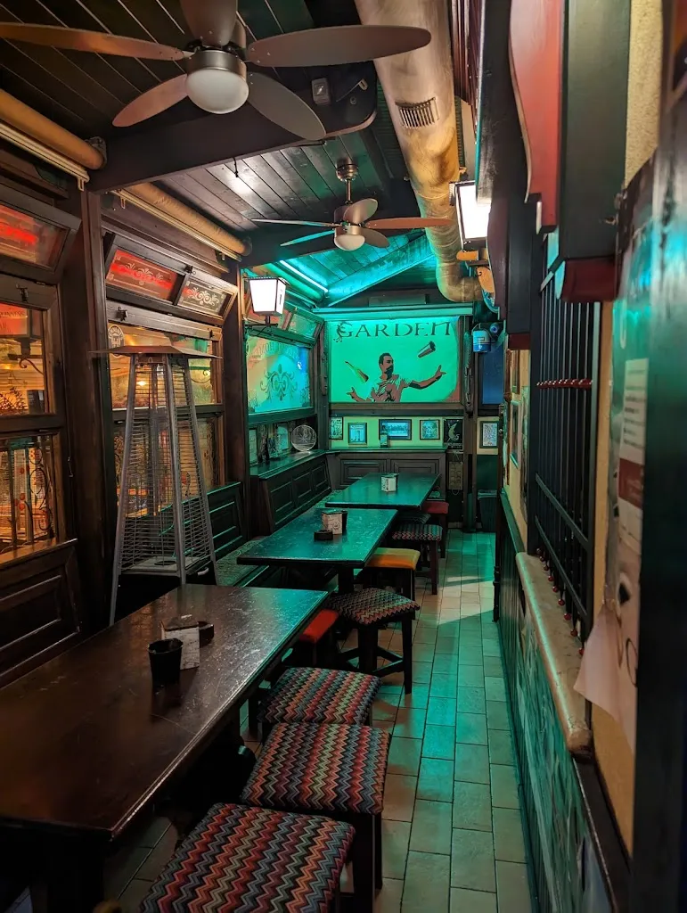 Garden Irish Pub restaurant in Cittanova