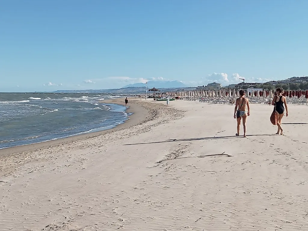 walter teubner_Caffè Ricchitto_Controguerra_review