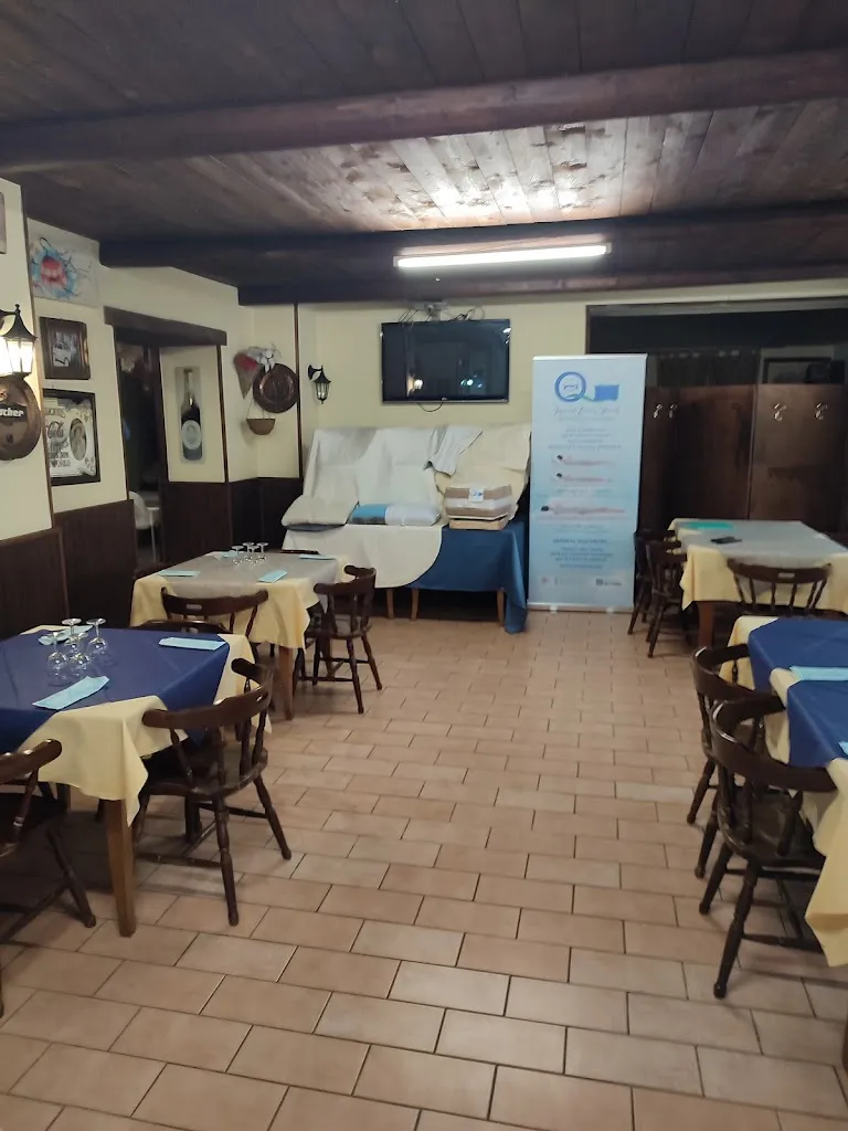 Bar Pizzeria Il Bivio restaurant in Cleto