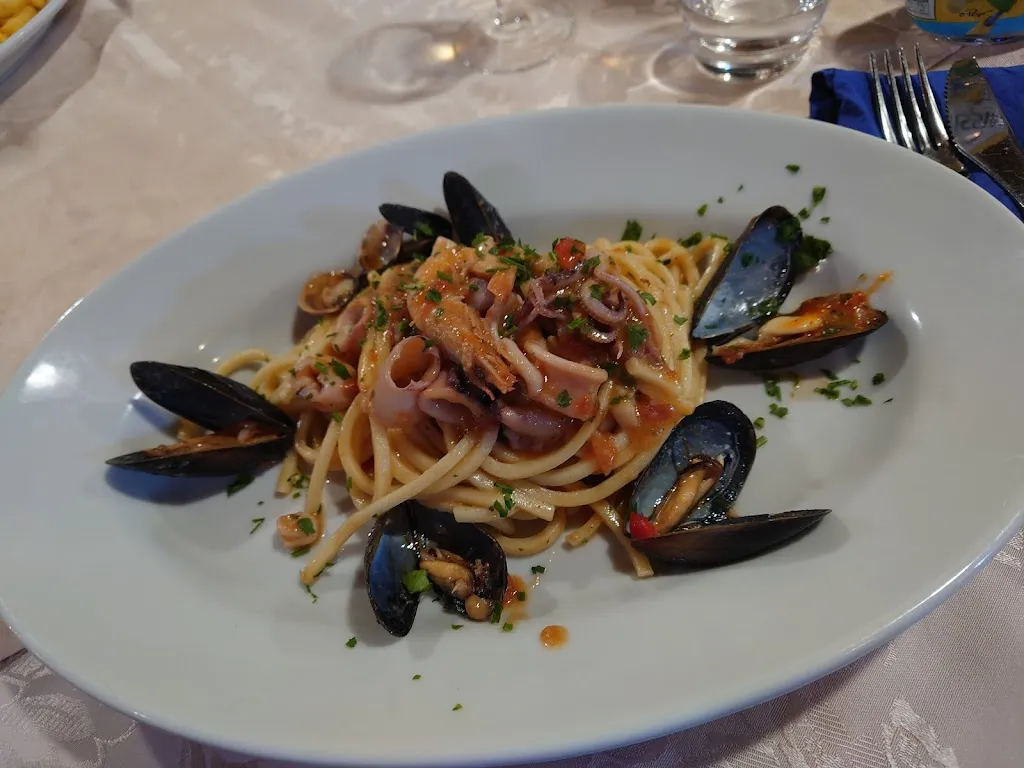 Ristorante Pizzeria Amici Miei_Cleto_slider_image_3