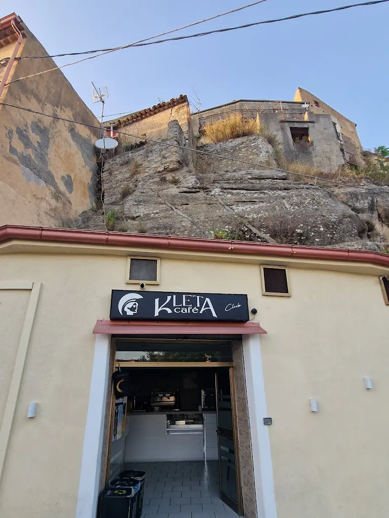 STRADANOVA Nuove esperienze di gusto restaurant in Cleto