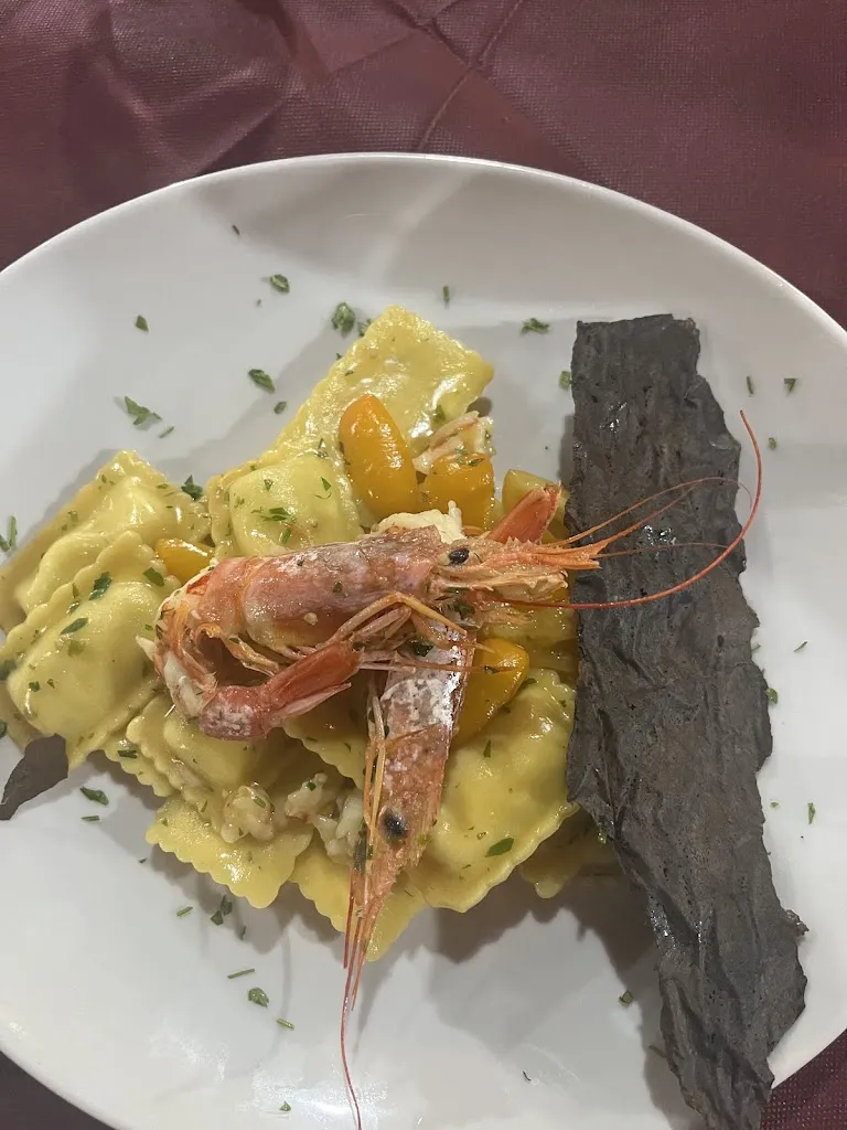 Nicola Paola_Ristorante Pizzeria Bar Castello Di Stranges Nicola_Conflenti_recensione