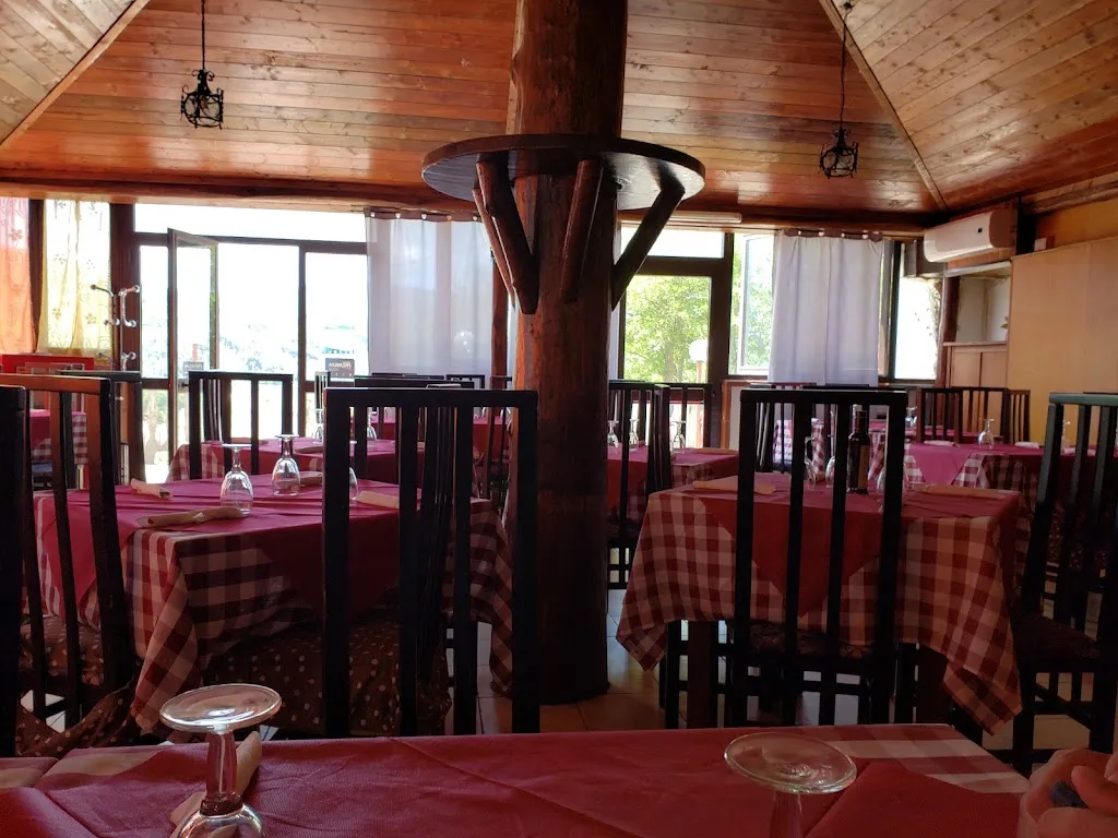 Ristorante Pizzeria Bar Castello Di Stranges Nicola_Conflenti_slider_image_1