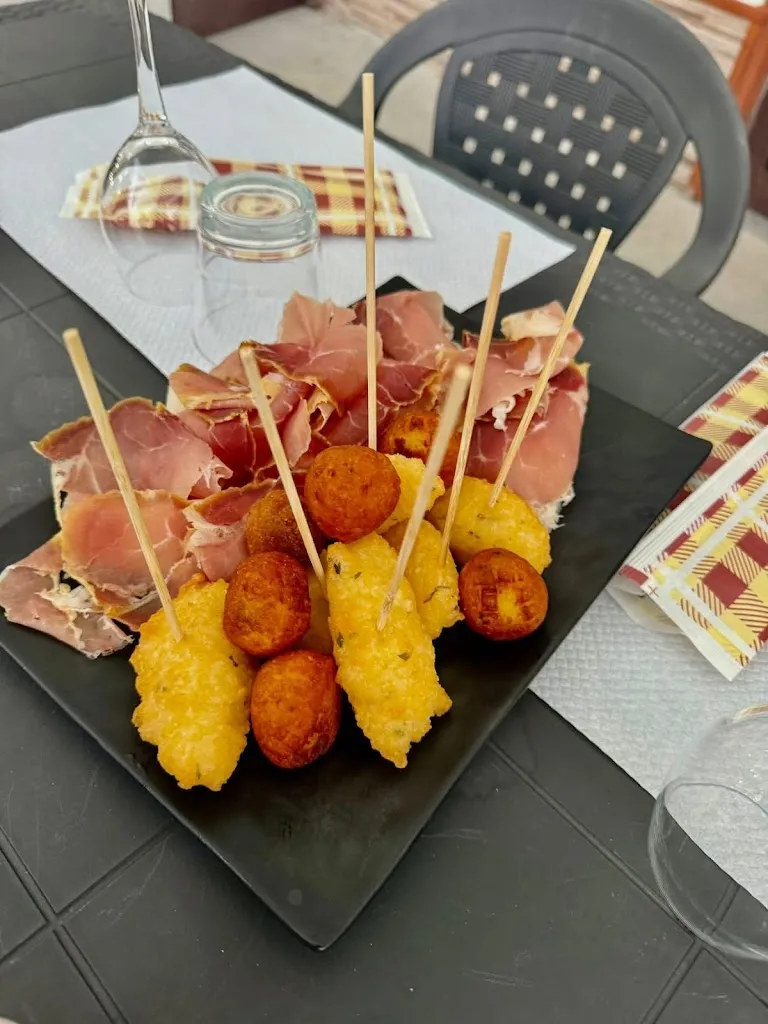 Ristorante Pizzeria Bar Castello Di Stranges Nicola_Conflenti_slider_image_2