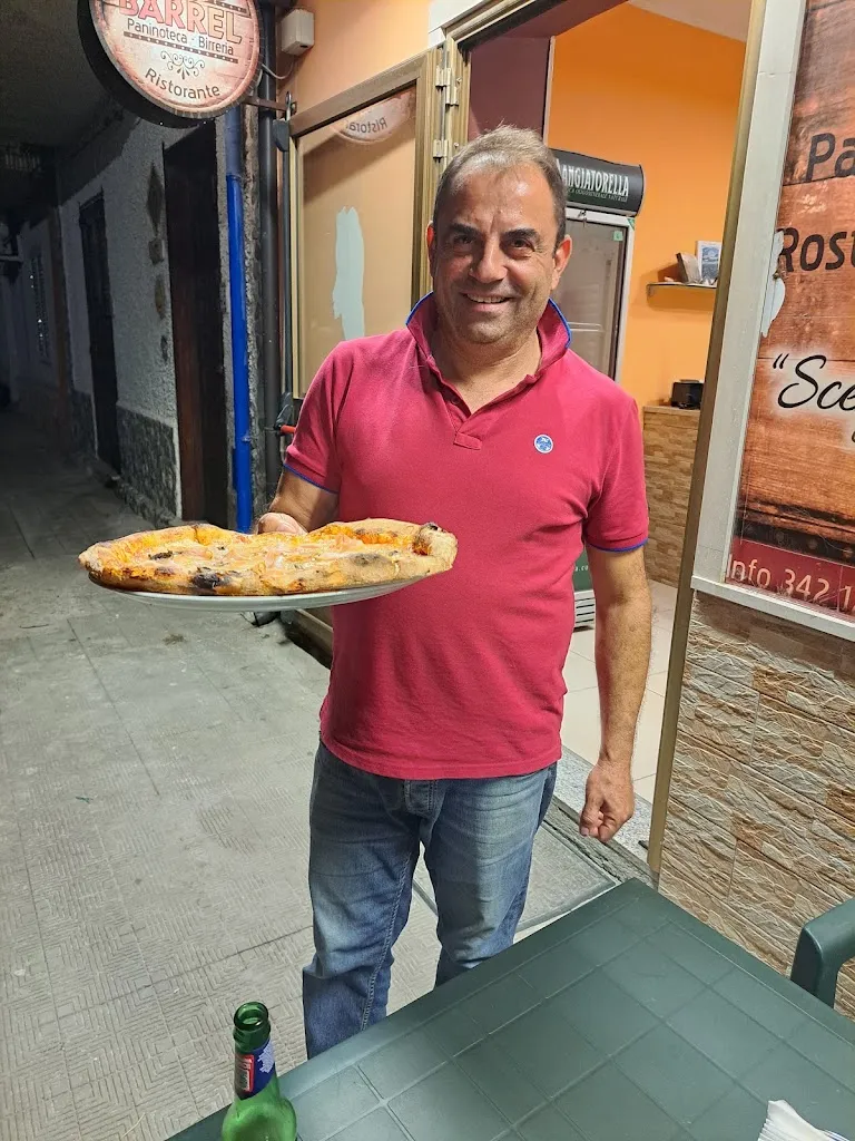 Travel-Buzz BUZZ_Pizzeria Barrel_Condofuri_review