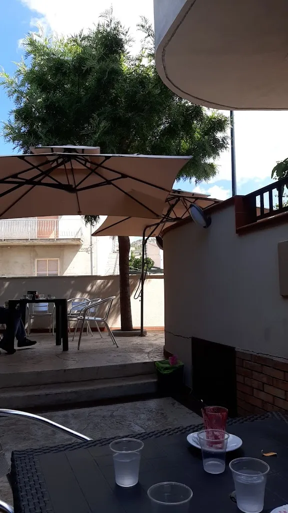 Rita De Simone_La mimosa_Condofuri_review