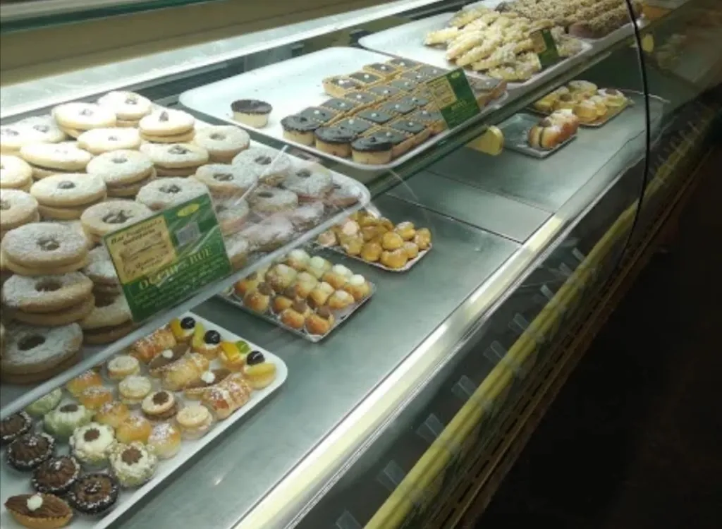 Loredana Delfino_Bar Marika_Condofuri_recensione