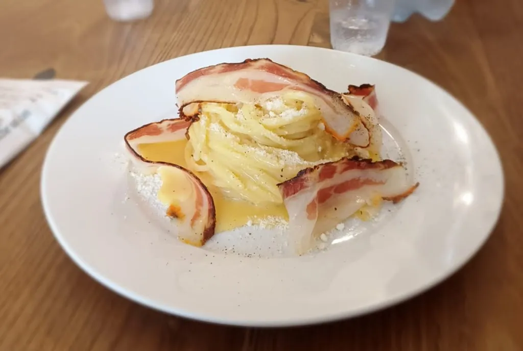 Emanuela Muzi_A Casalura_Cirò Marina_review