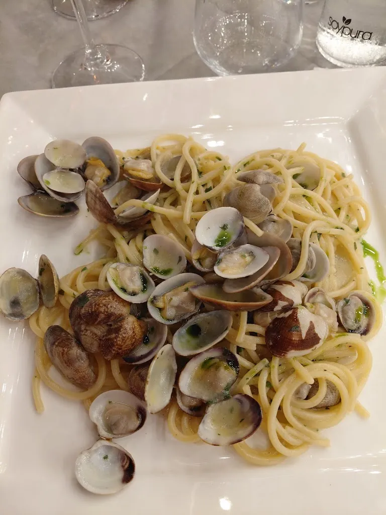 Daniele_Malibu' Beach- Restaurant Drink Music_Cirò Marina_review